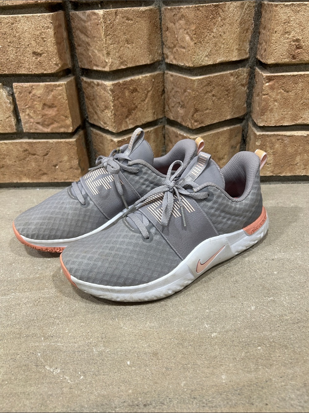 Nike Renew in Season AR4543-004 TR 9 Gray Running Sneakers Women's shoes Size 7